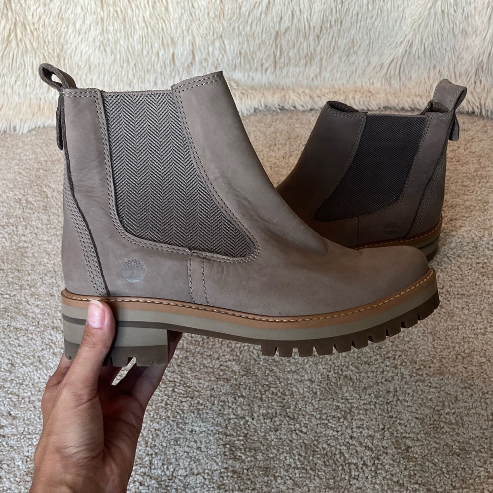 Timberland Courmayeur Valley Women’s Chelsea Boots